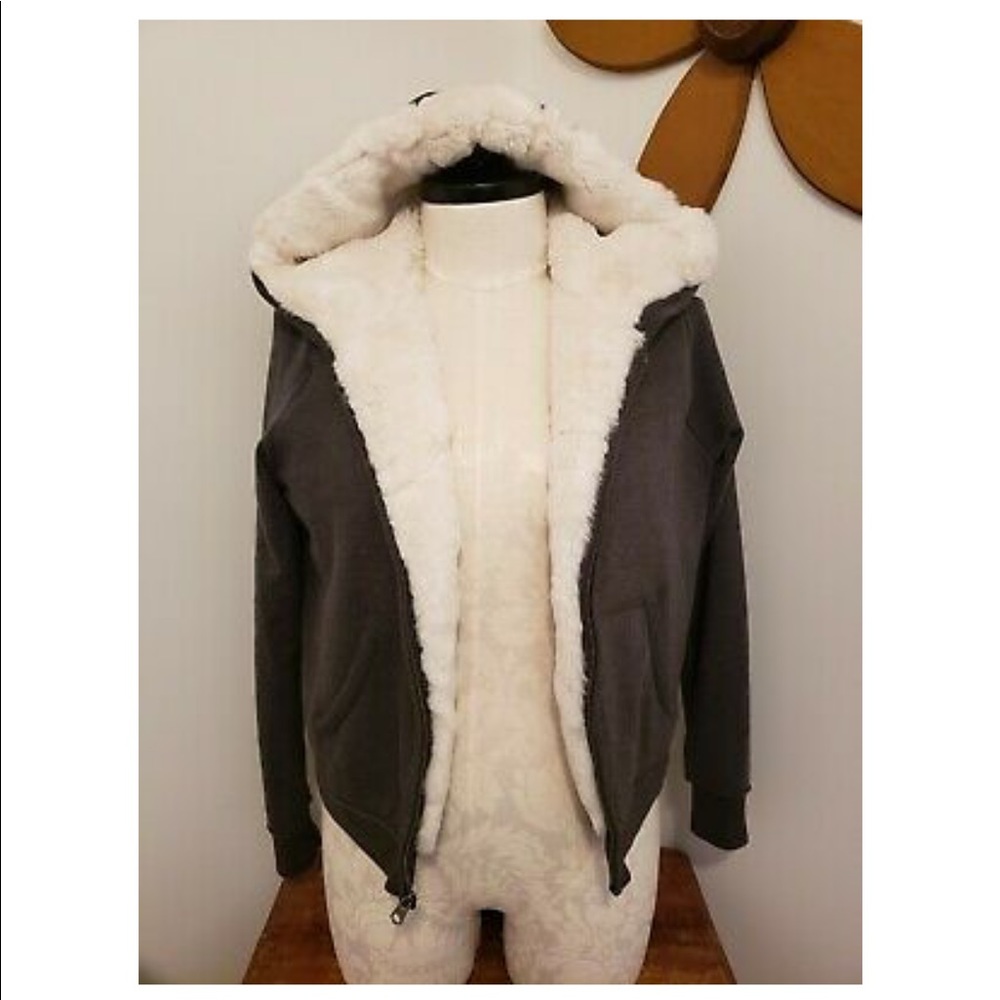 Abercrombie and Fitch Sherpa Hoodie - Picture 6 of 6